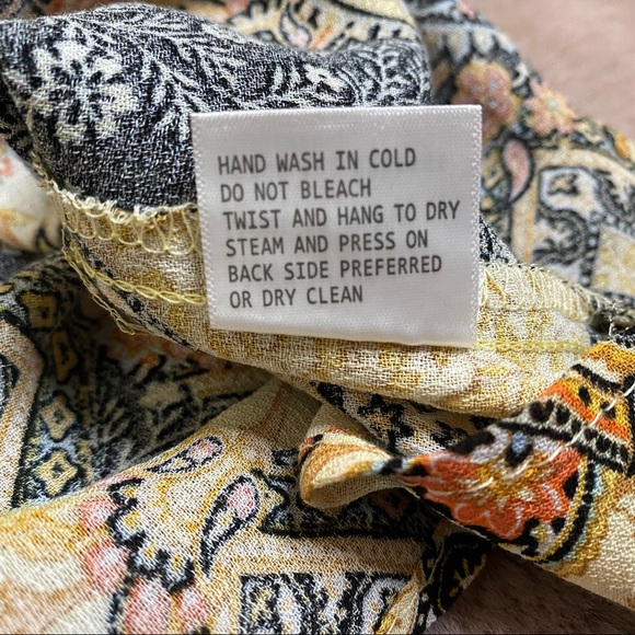 Cupcakes + Cashmere Golden Paisley Blouse Sz XS - Picture 14 of 16